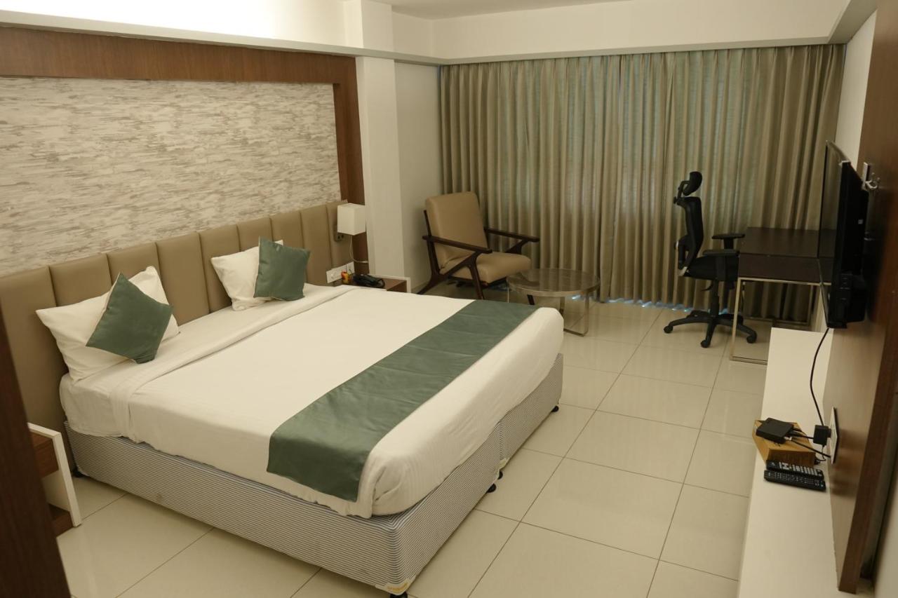 Hotel Konark Khammam Екстер'єр фото