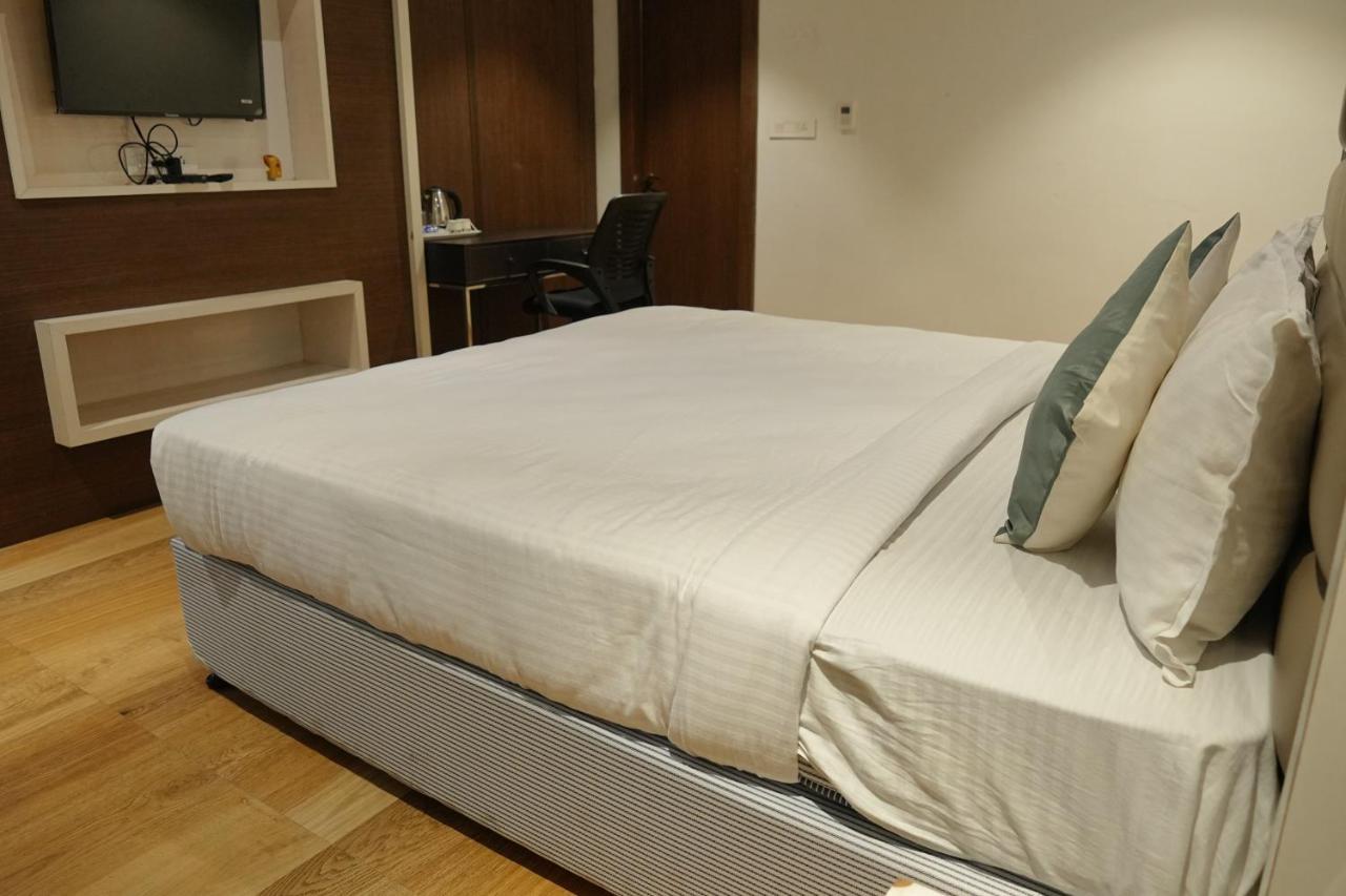 Hotel Konark Khammam Екстер'єр фото
