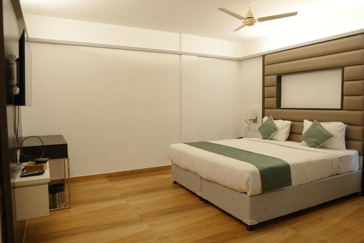 Hotel Konark Khammam Екстер'єр фото