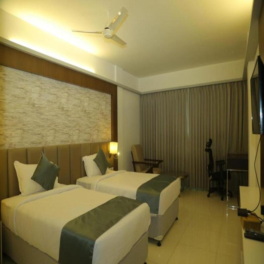 Hotel Konark Khammam Екстер'єр фото